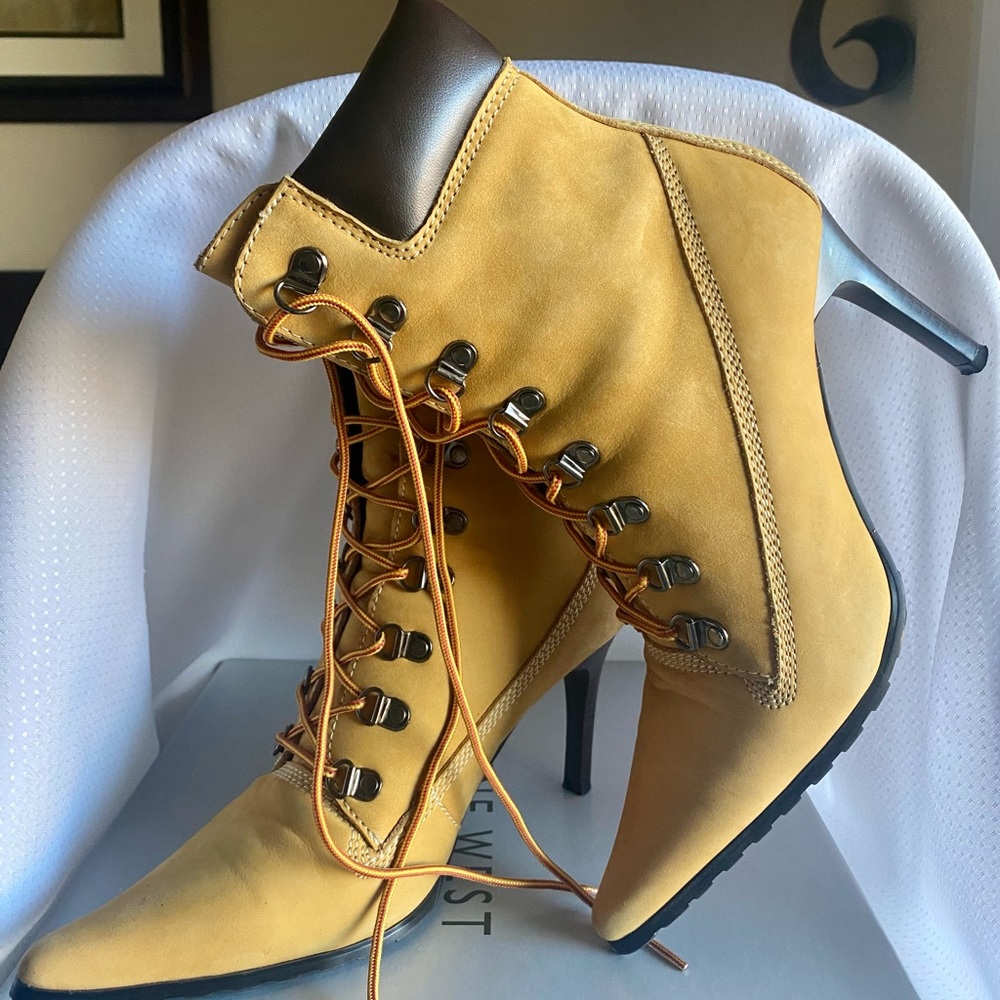 Booties. Nine West Cuties.